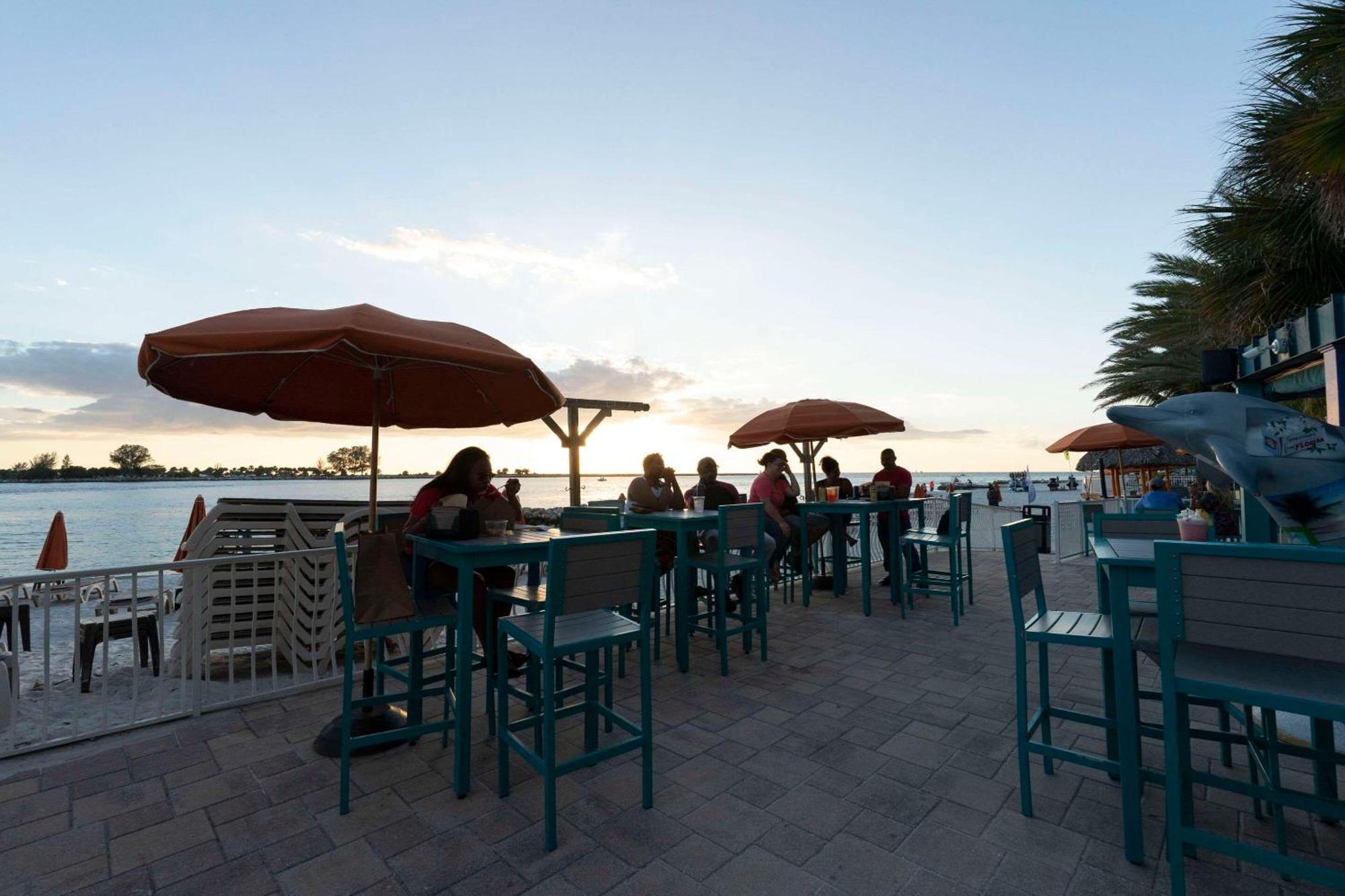 Winter The Dolphin'S Beach Club, Ascend Hotel Collection Clearwater Beach Zewnętrze zdjęcie